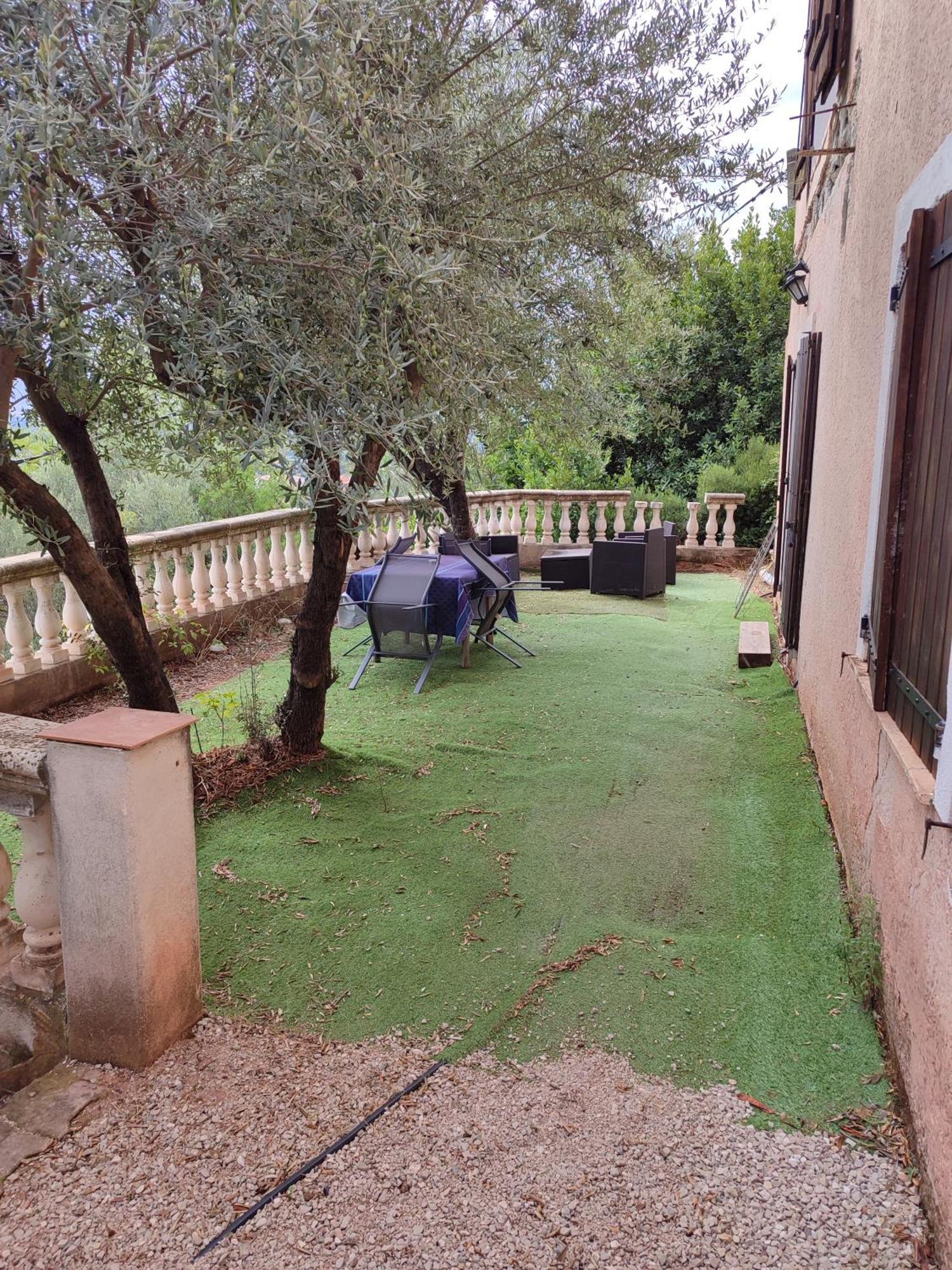 T2 En Rez De Chaussee De Villa A Cuers Luaran gambar